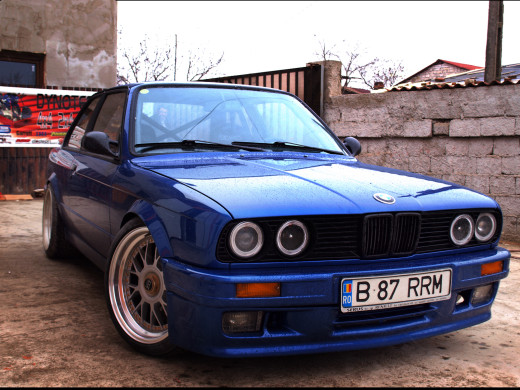 687045 (a): :1600x1200